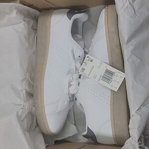 Adidas advantage mens tennis shoe